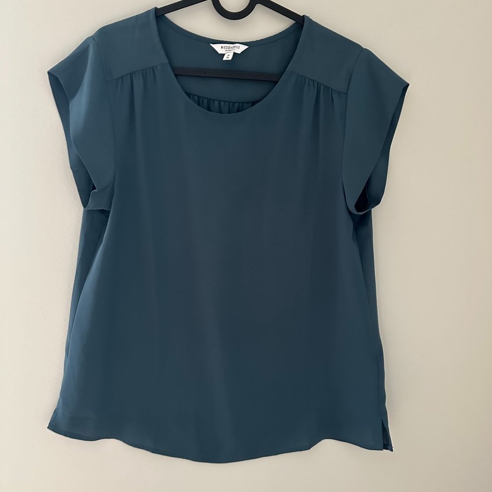 Crew neck short sleeve green blouse, Size M
